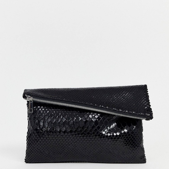 ASOS design asymmetrical snake clutch - Picture 1 of 7